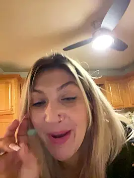 Featured live Littlemisseeve - Top rated stripchat fetish cam performer streaming BDSM and kink shows